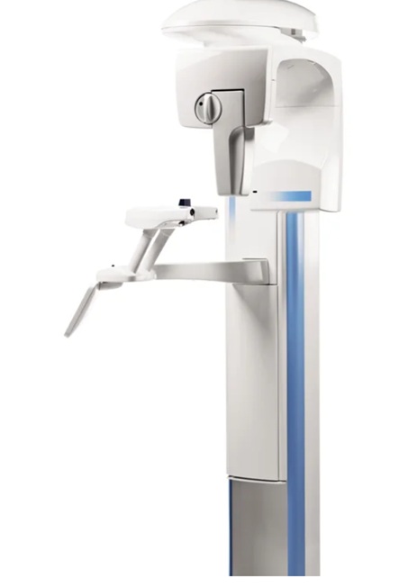 OPG Planmeca ProMax 2D - Planmeca ProMax 2D – precizní panoramatický zobrazovací přístroj Planmeca ProMax 2D je panoramatický maxilofaciální snímkovací systém navržený pro ordinace vyžadující spolehlivé 2D snímky s minimem kompromisů. Díky širokému spektru režimů, moderní technologii a komfortu pro pacienta nabízí výjimečnou diagnostickou schopnost.